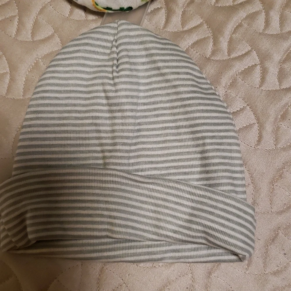 🔶️5 for $30🔶️ Baby Caps - Picture 6 of 6